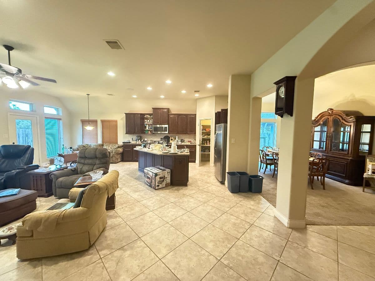 Pearland Cibolo Estate — Power Tools, Electronics, Antiques & Like-New Leather Seating