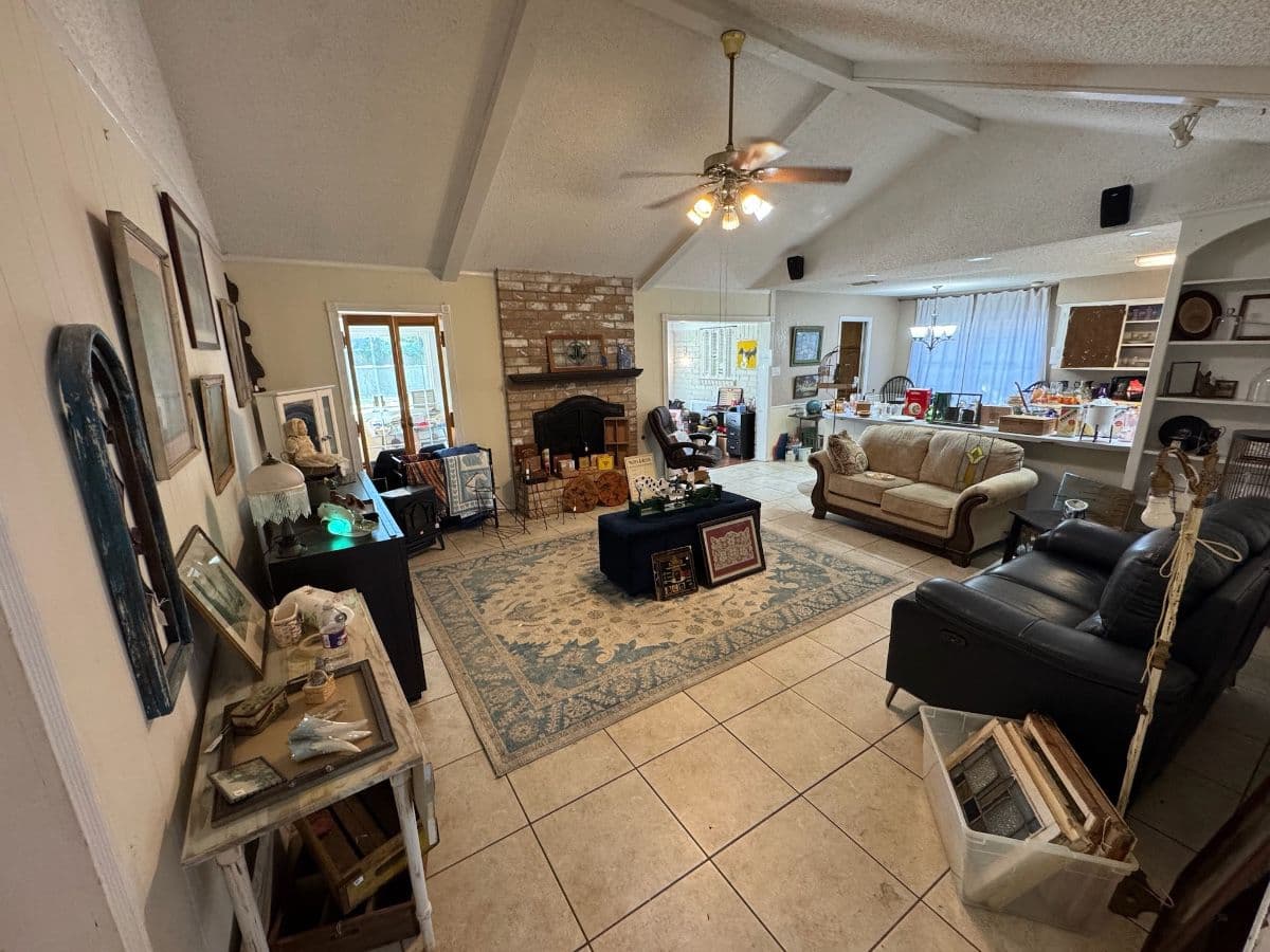 Lake Jackson Family Estate — Three-Day Markdowns on Furniture, Décor & Whole-Home Finds