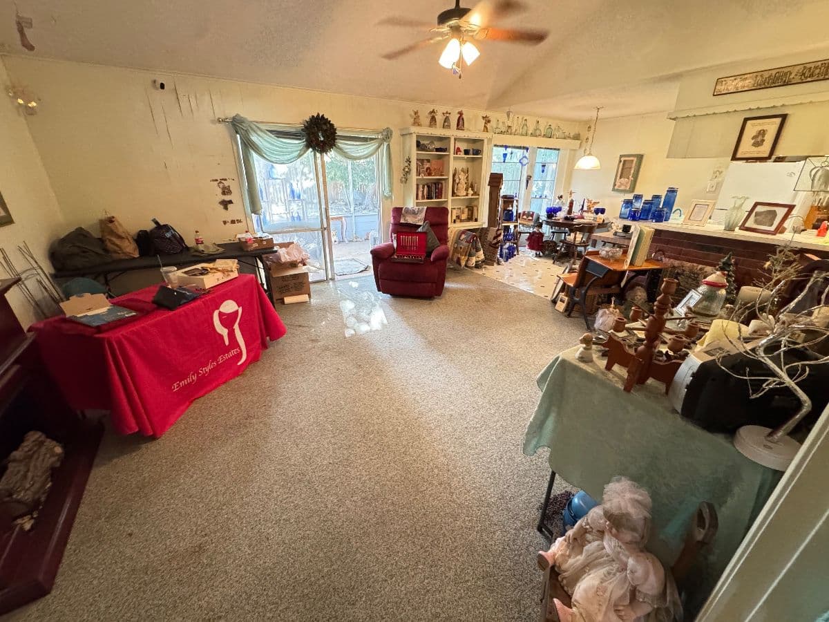 South Houston Caribbean House: Vintage Clothes, Blue Glass, and Antique Furniture
