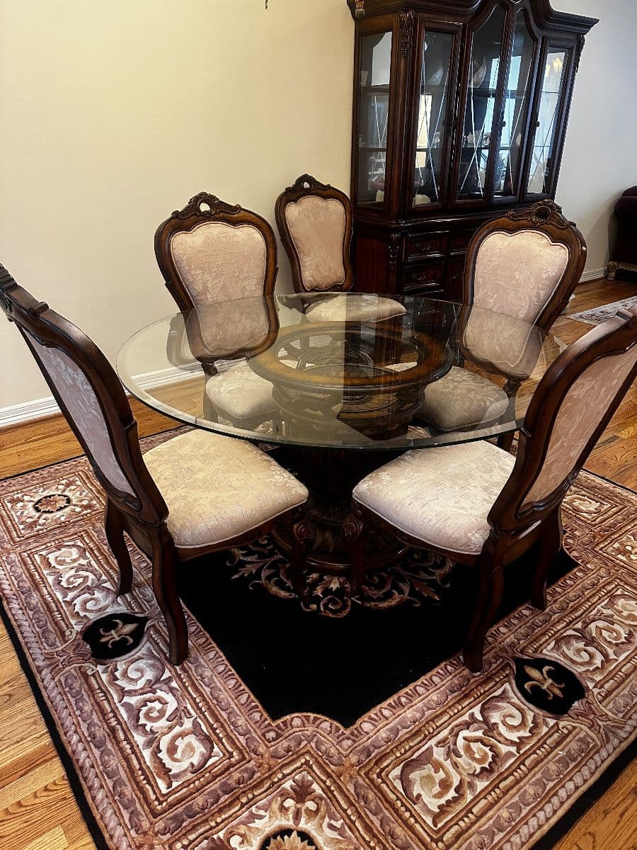 River Oaks Designer Estate — Gucci, Louis Vuitton, Gold Jewelry & Fine Furnishings