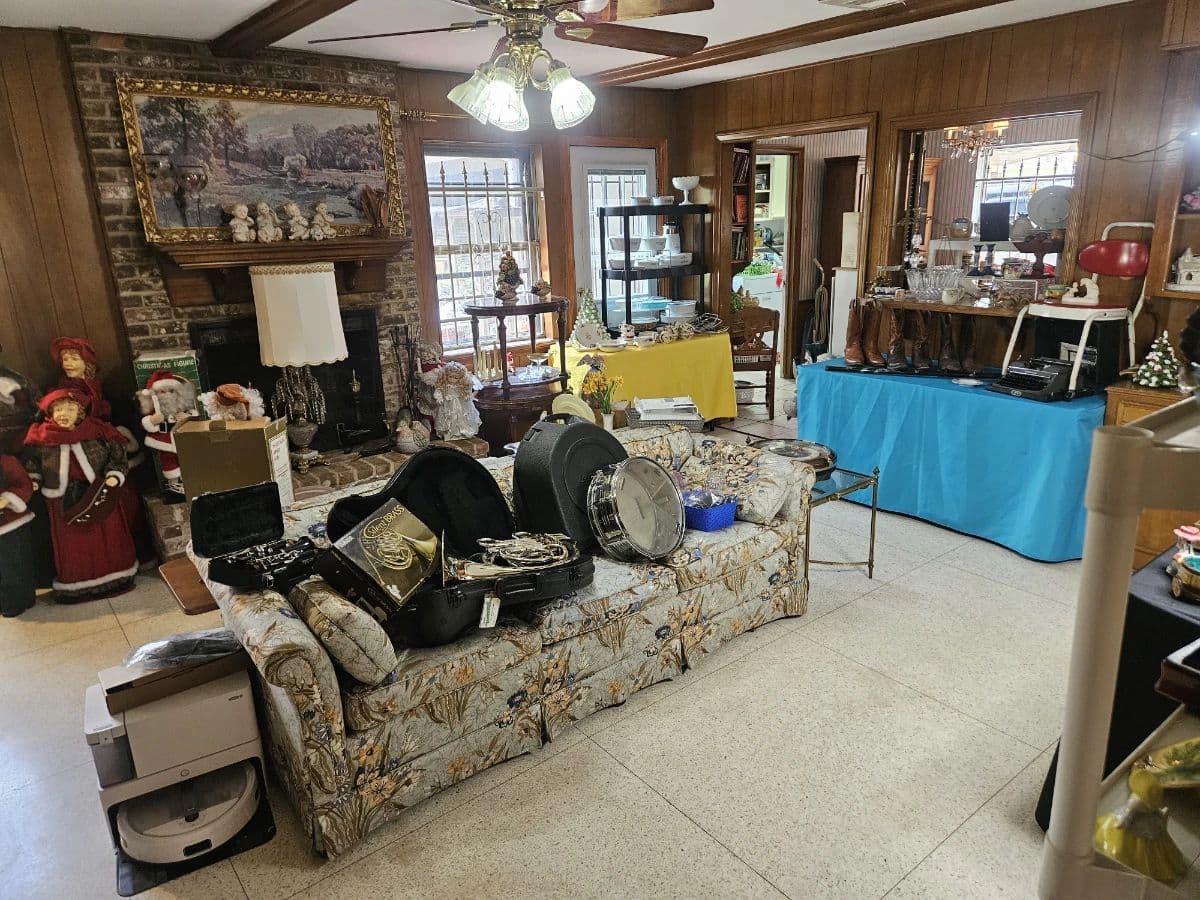 Houston Jewelry & Accessories & Art & Collectibles Estate Sale