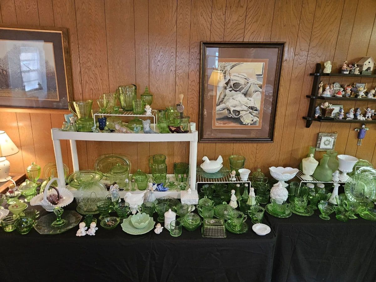 West Houston Vintage Glass, Tonka Toys, Sports Memorabilia and Art