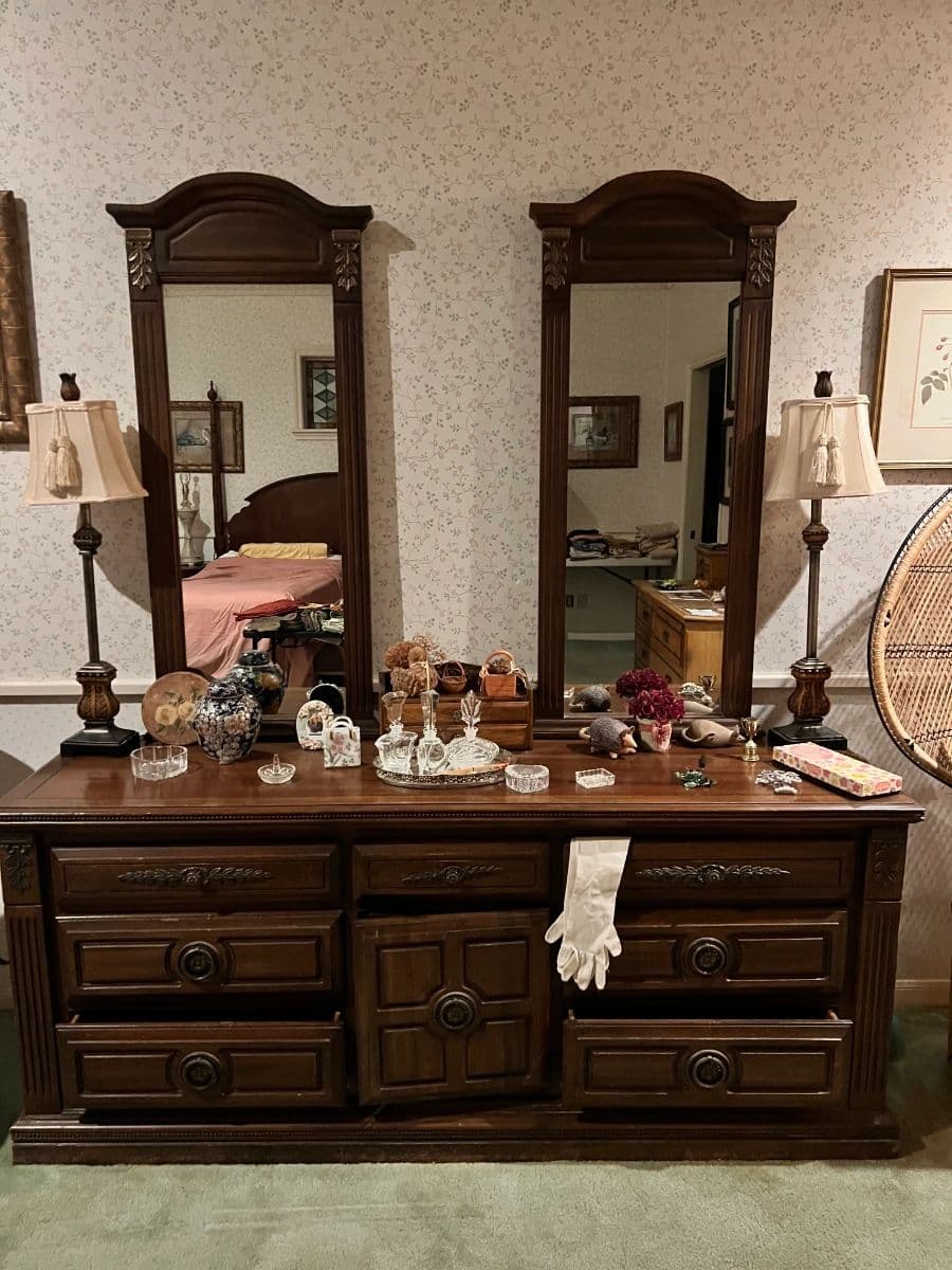 Missouri City Audubon Photographer's House: Clocks, Oak Antiques, Bamboo Beds