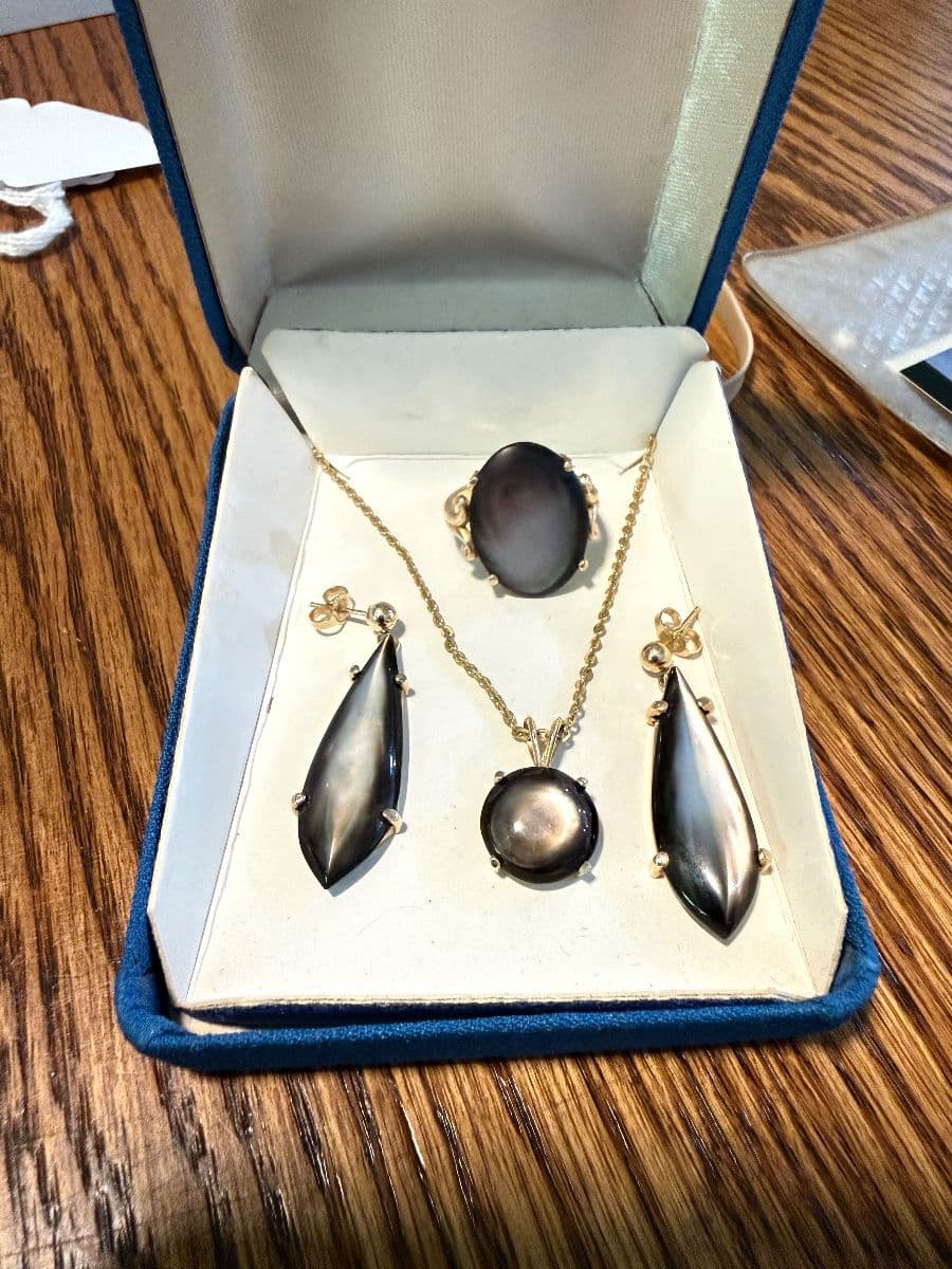 Montgomery Estate Sale — Antiques, Collectibles & High-End Jewelry (Two Weekends)