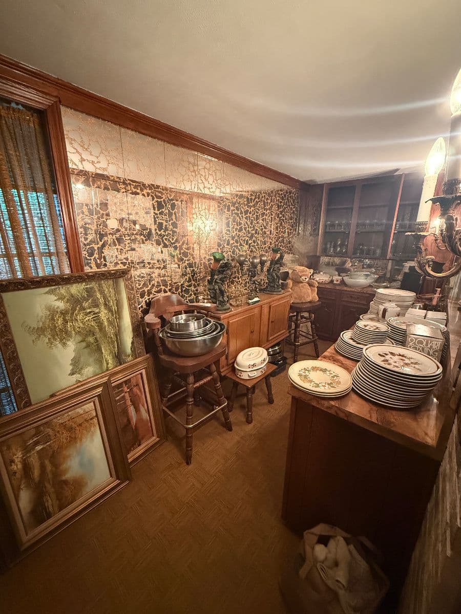 Northwest Houston Estate Sale — Thomasville China, Pulaski Furniture, Antiques & Appliances