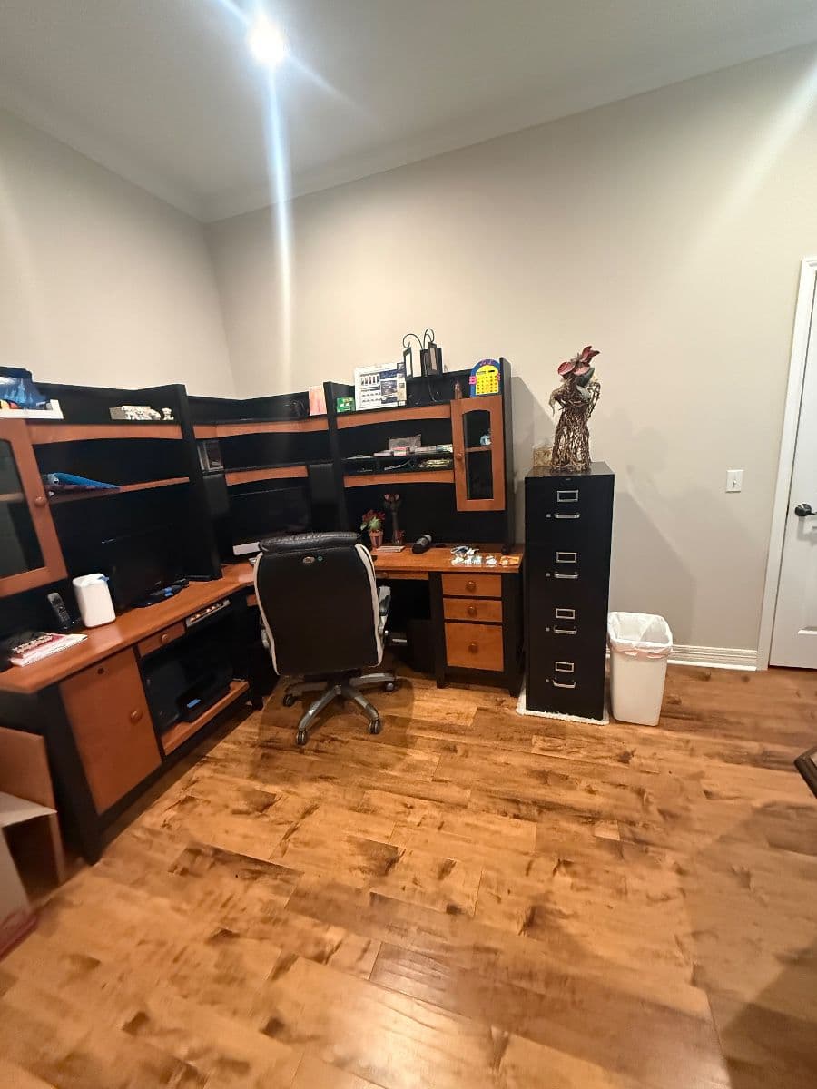 Montgomery Home Estate Sale — Bassett, KitchenAid, Longaberger & Designer Finds