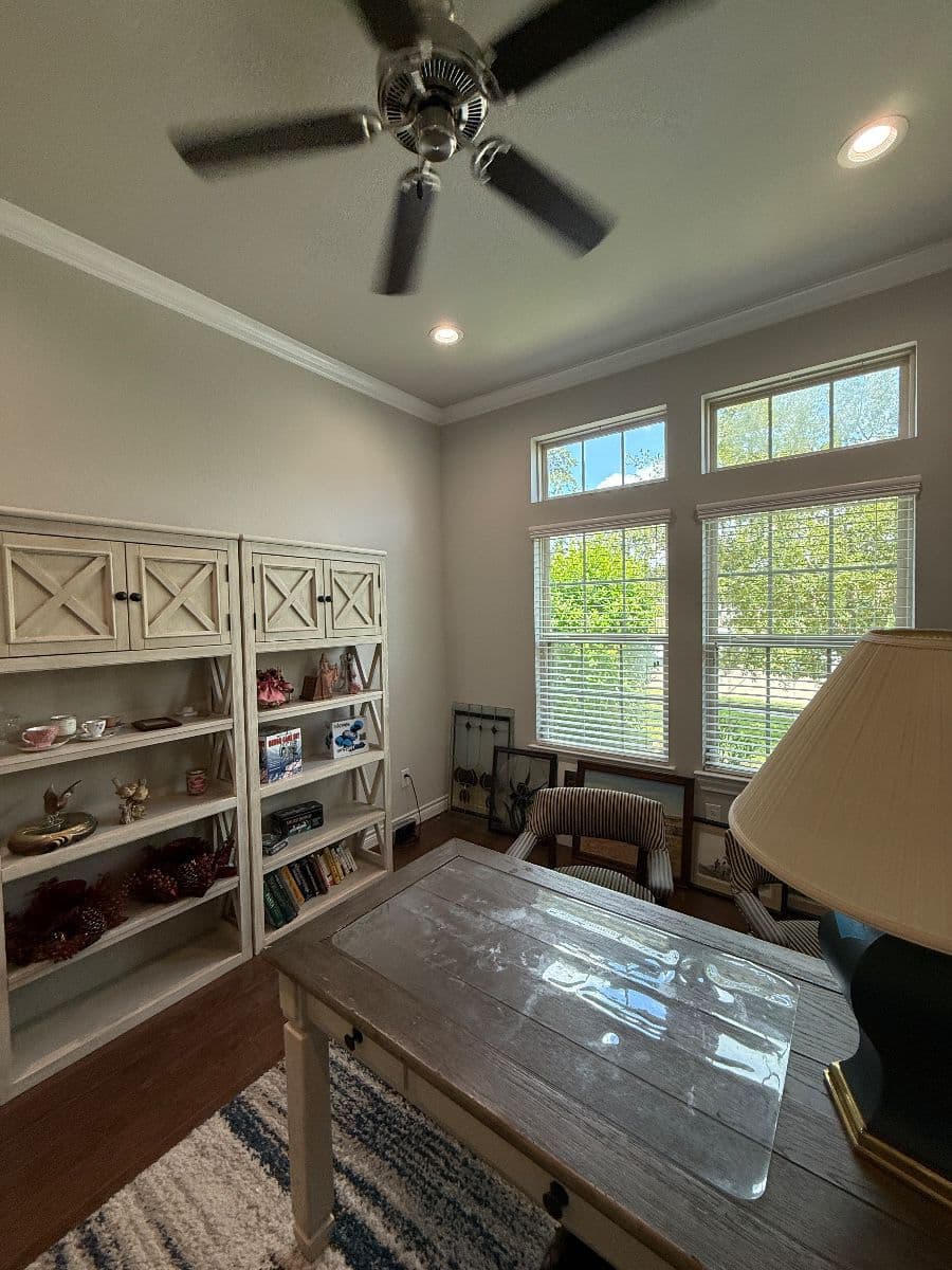 Conroe Gated Community Estate — Jim Shore, Lane Chest & Fine Collectibles