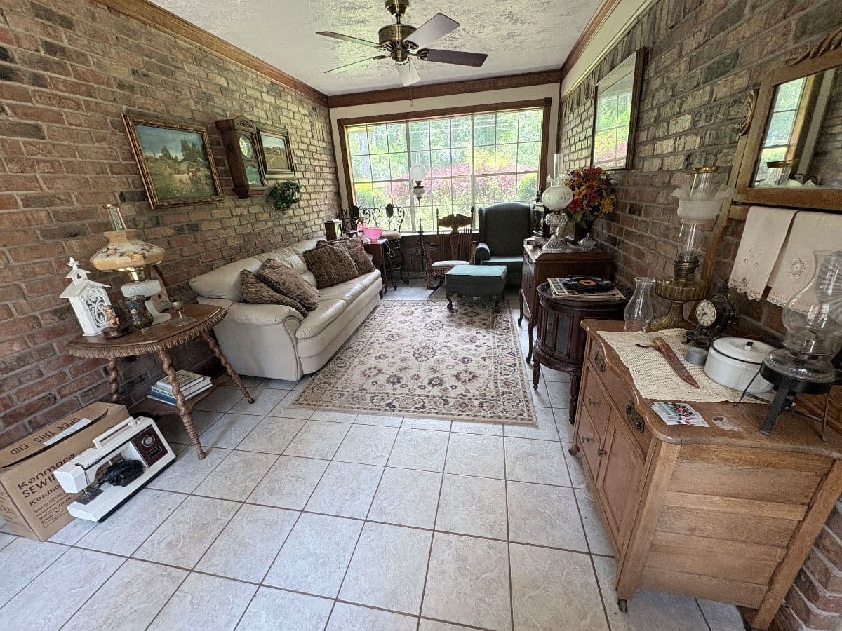 Magnolia Estate Sale — Vintage Phonographs, Sterling Silver & a Packed Garage Workshop