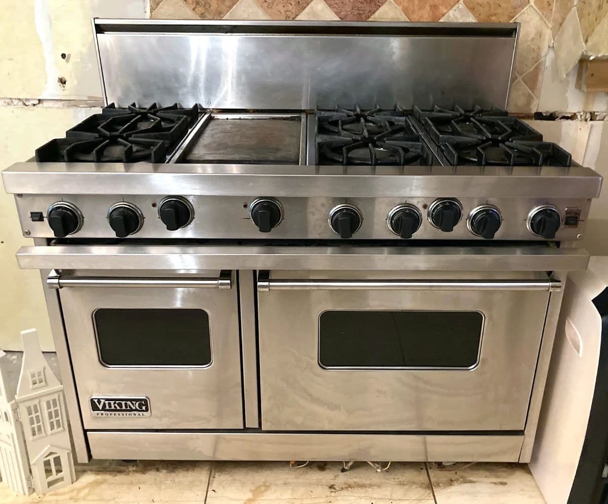 Braeswood Place Ranch: Viking Range, Desert Rose, and Glass