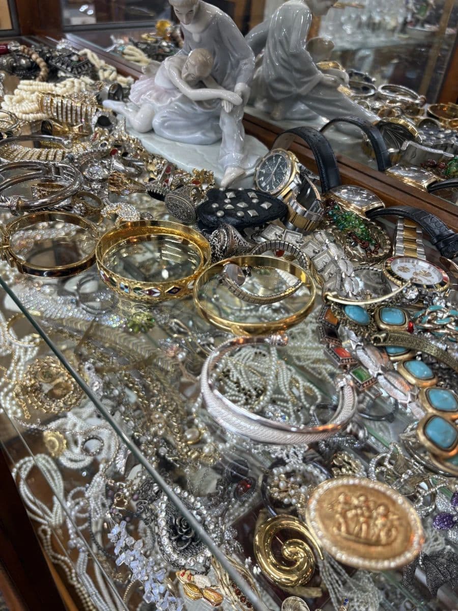 Stafford Storefront Collectibles: Antiques, Jewelry, Comics, and Diecast