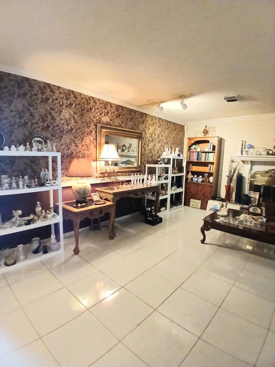 Jersey Village Rain-Makeup Estate — Vintage Dolls, Décor & Wardrobe at 70% Off