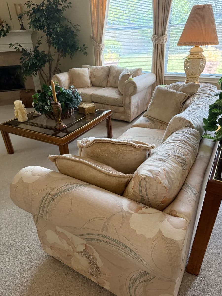 Lakemont Meadows Estate — Ethan Allen Bedroom, Thomasville Dining & Howard Miller Clock